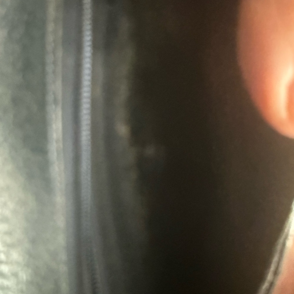Used in good condition Gucci clutch / wallet - Picture 11 of 16